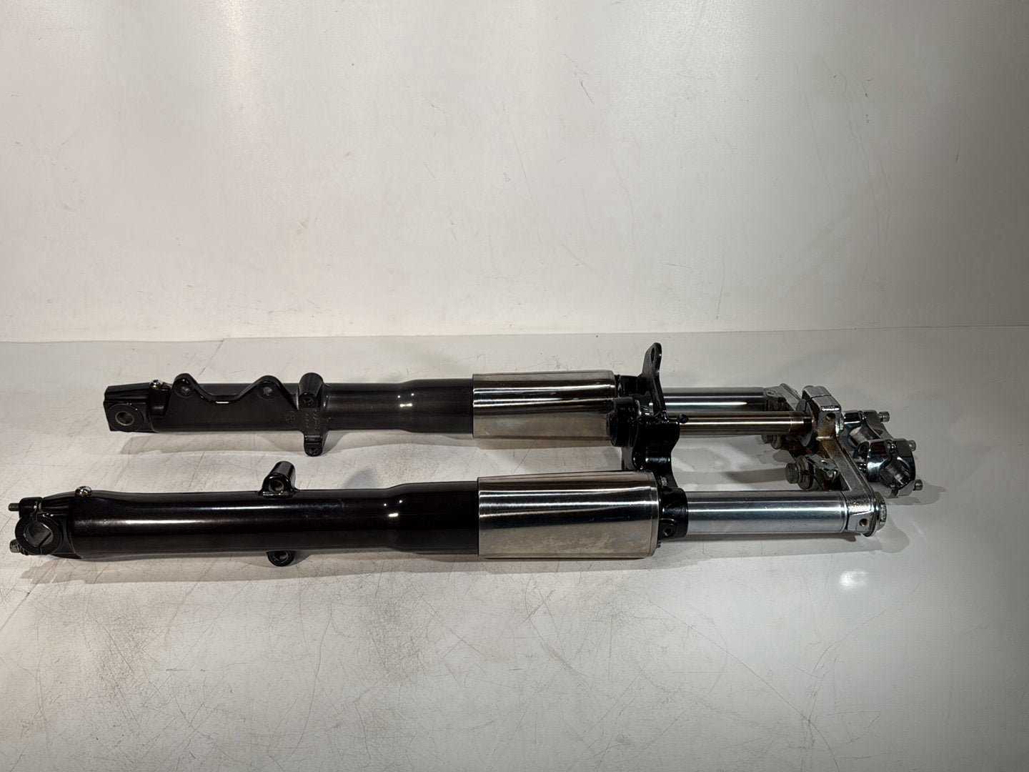 1986 - 1998 Harley-Davidson Softail Heritage Classic Front Triple Tree Set & LH RH Fork Legs Sliders 45915-86 , 56567-86B