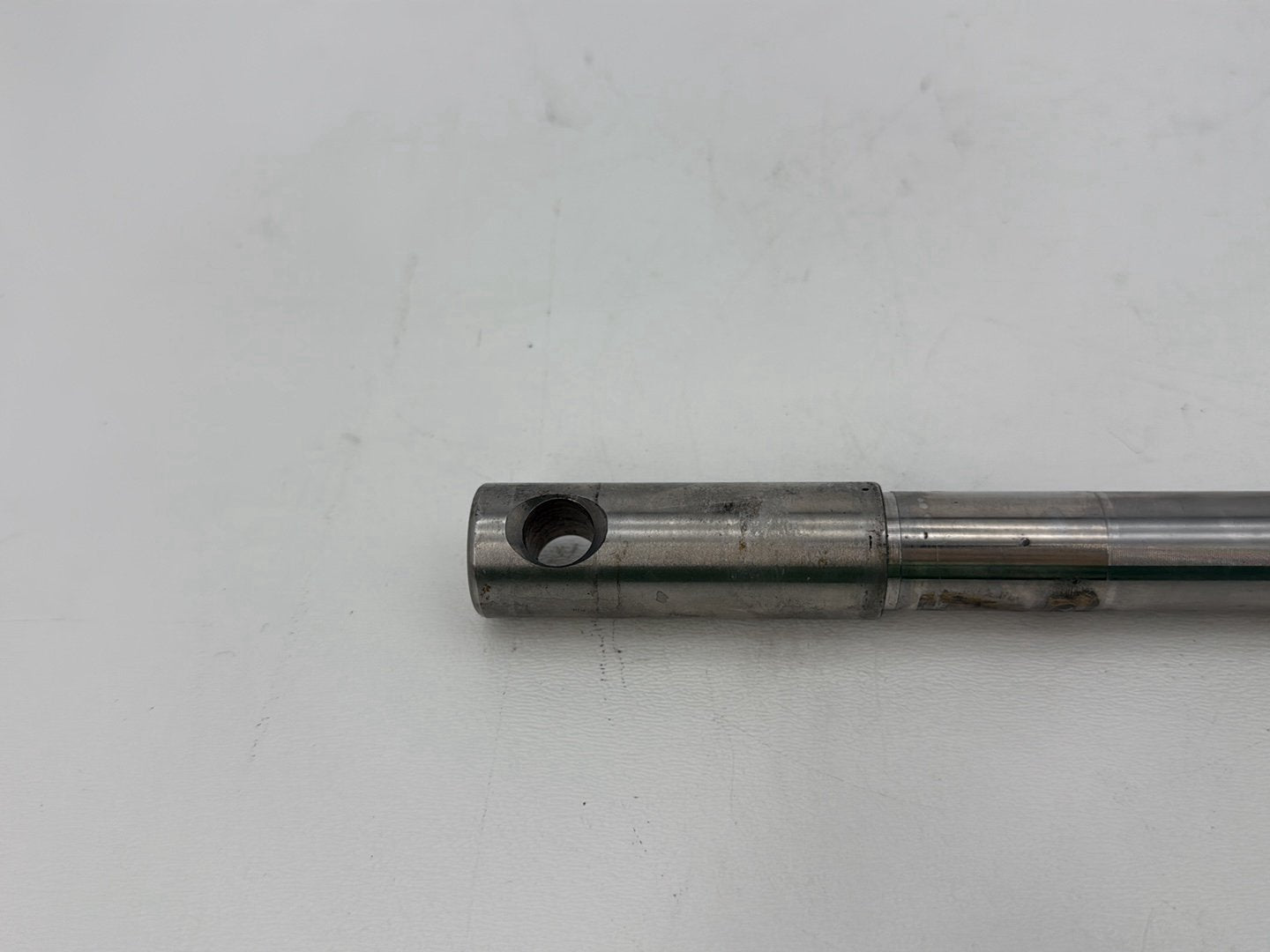 2003 Harley Sportster XL1200C 1200 Custom Anniversary OEM Front Wheel Axle Bolt Shaft