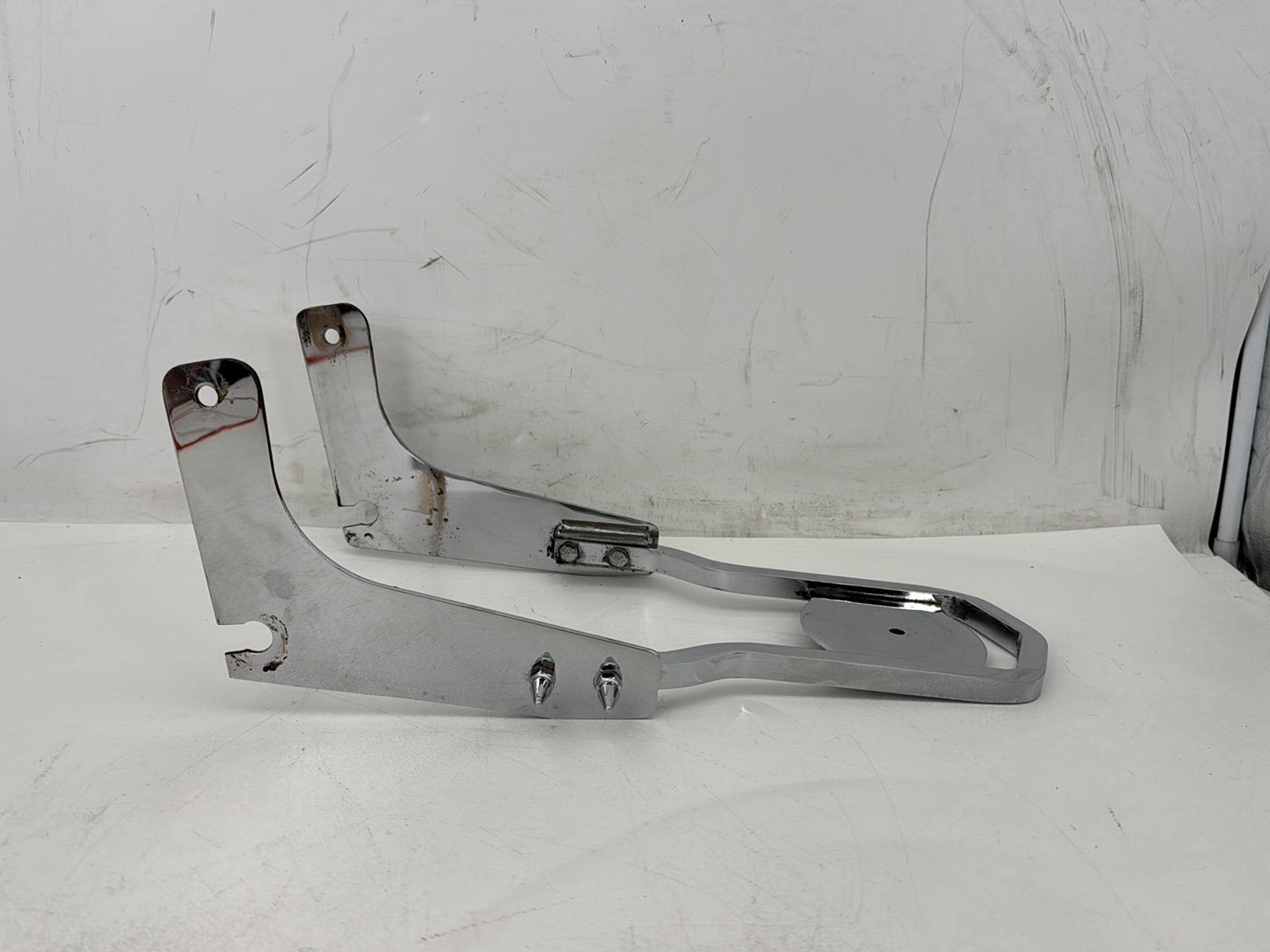 2006 Harley Dyna FXDWGI Wide Glide OEM Rear Back Sissy Bar Rail Sissybar