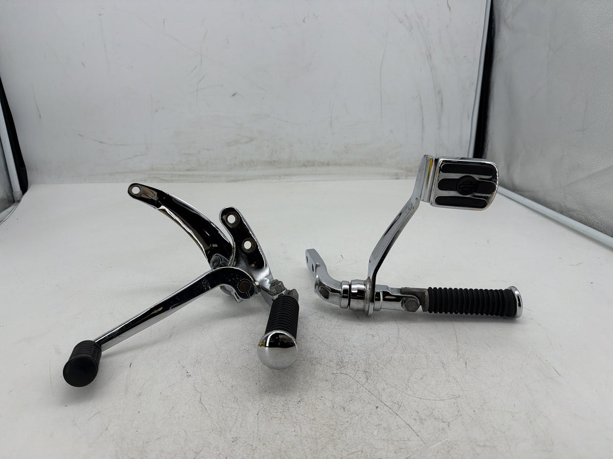 2005 Harley Dyna Super Glide Custom FXDC OEM Left Right Foot Brake Control Pegs