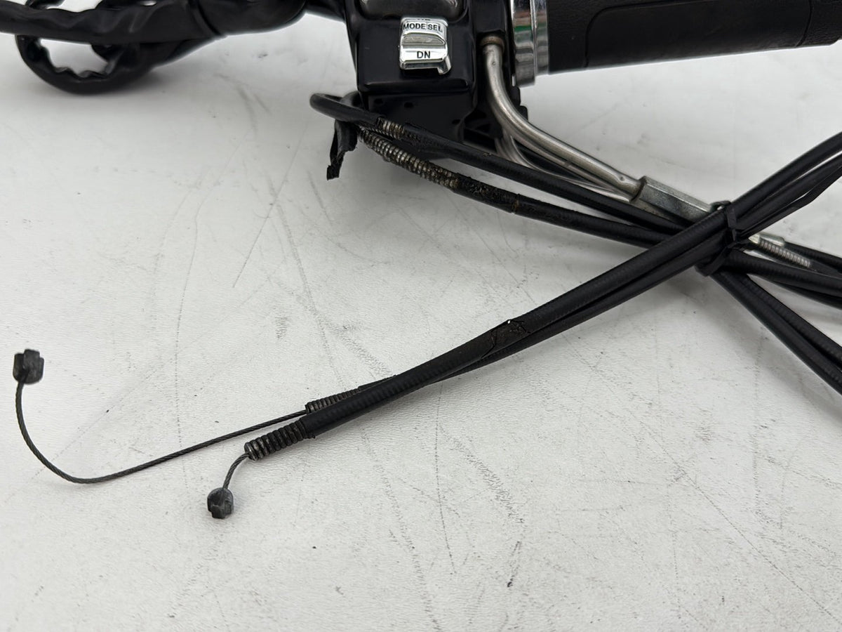2000 Harley Touring FLHTCI Electra Glide Classic OEM Right Engine Start Kill Switches Controls