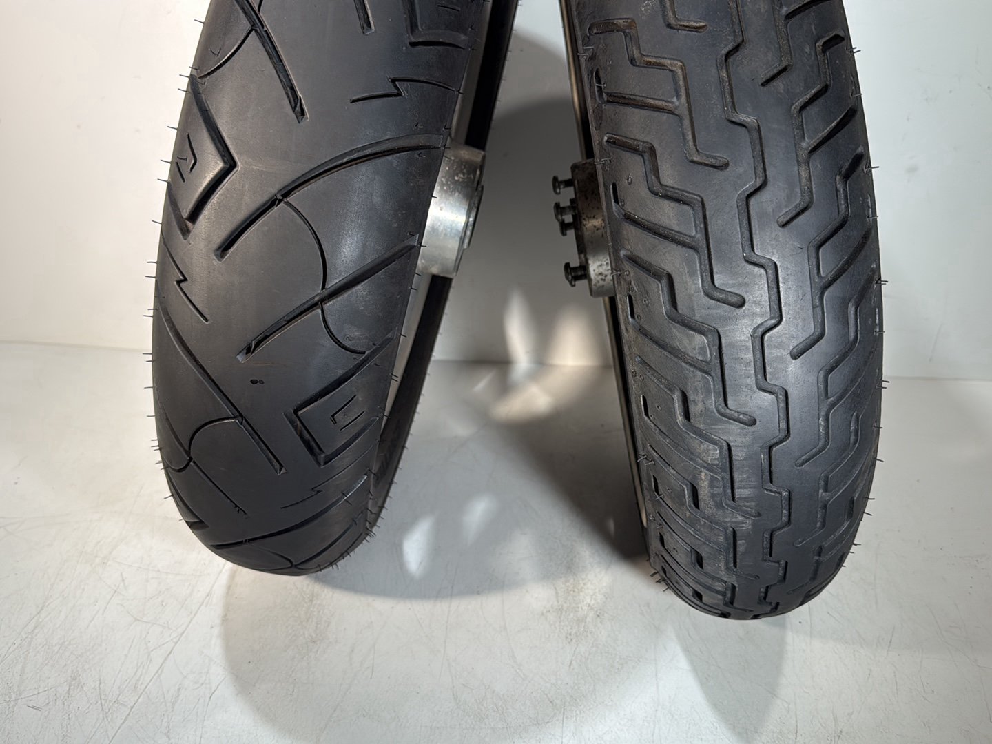 2007 - 2012 Harley-Davidson Touring Electra Glide Ultra Front & Rear Wheel Rim Tire 43402-00B