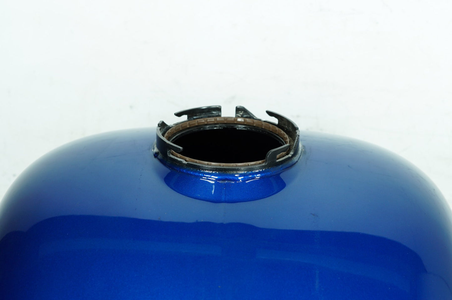2007 - 2012 Harley-Davidson Touring Electra Glide Ultra Fuel Gas Tank Gasoline Reservoir 61356-08