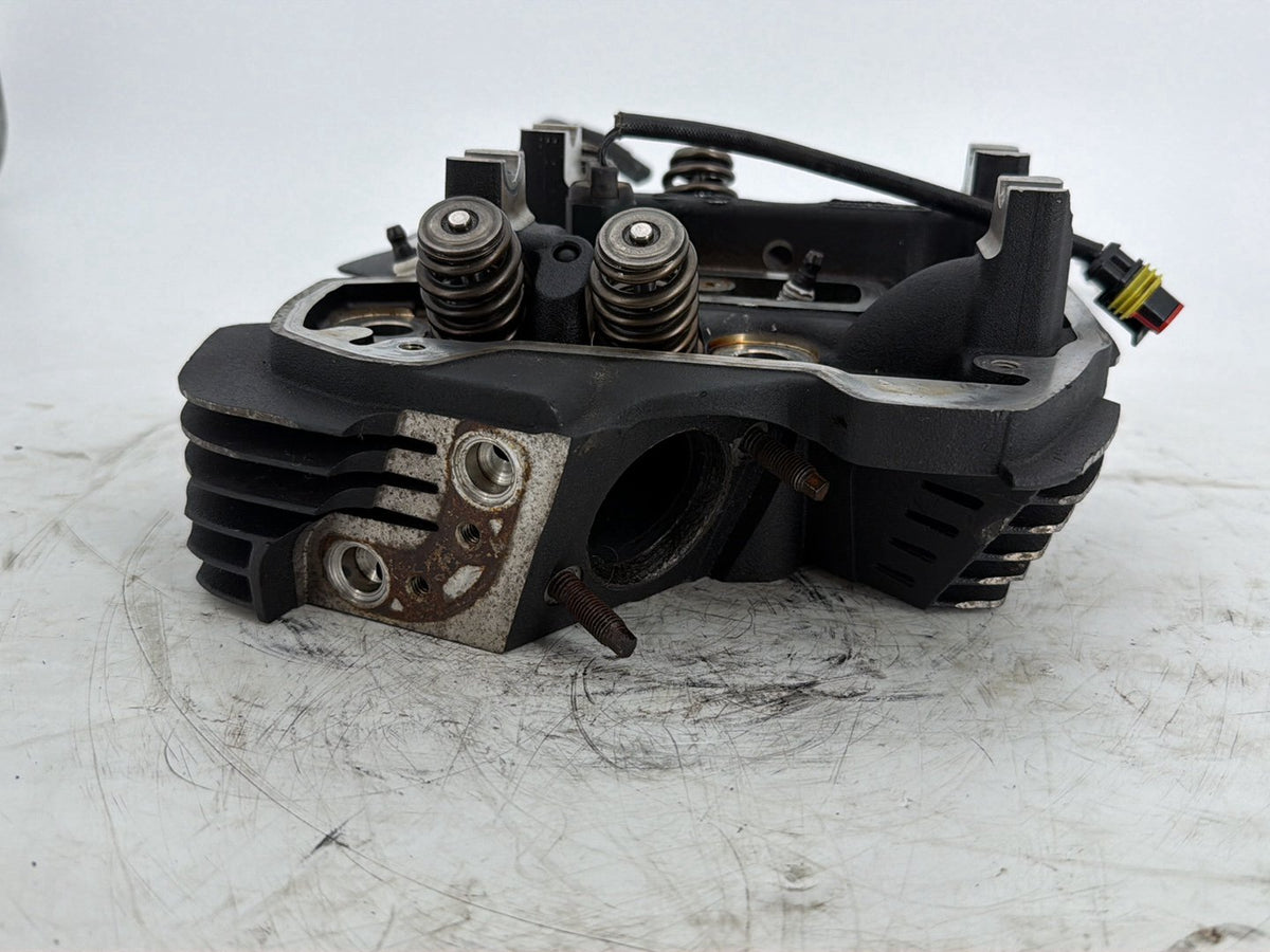 2019 Harley Touring FLHT Electra Glide OEM Rear Twin Cam Engine Cylinder Head