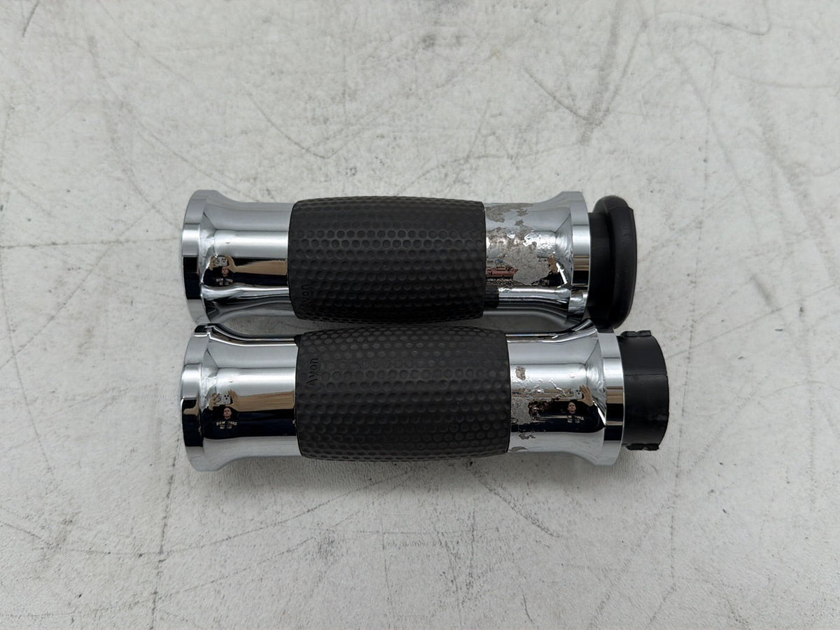 2005 Harley Softail Fat Boy FLSTF OEM Front Left Right Handgrip Hand Grips