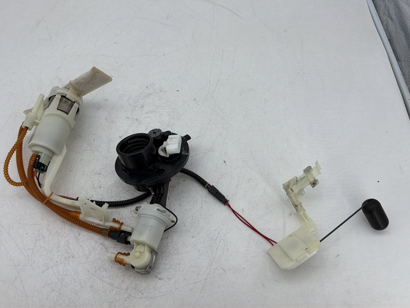 2014 Harley Street Glide Touring FLHXS OEM Fuel Pump Gas Gasoline Petrol Sending