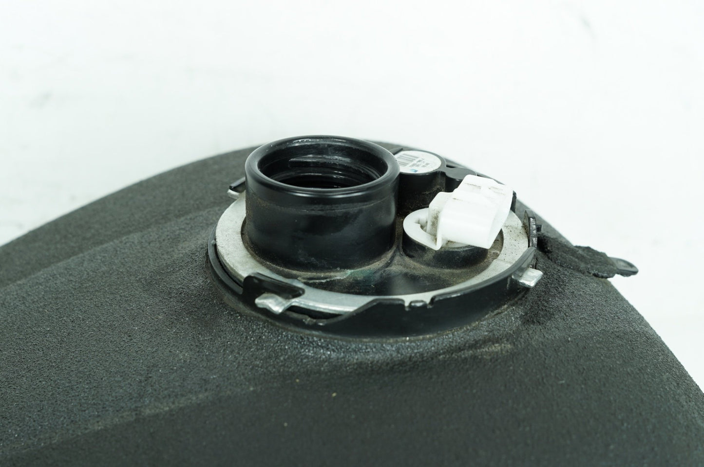2008 - 2016 Harley-Davidson Touring Street Glide Fuel Gas Tank Gasoline Reservoir 61356-08