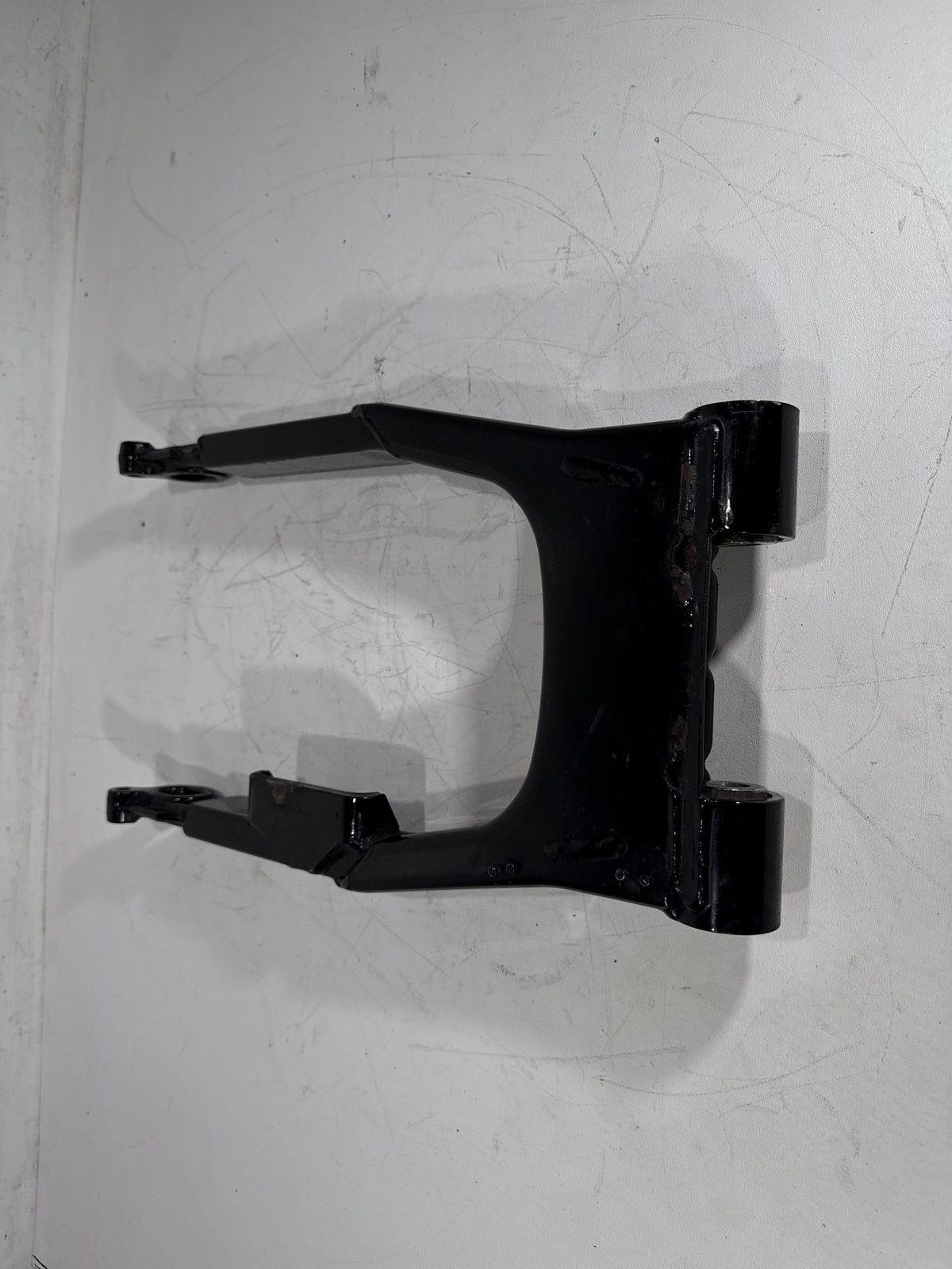 2002 Harley Electra Glide Touring FLHT OEM Rear Fork Swingarm Swing Arm