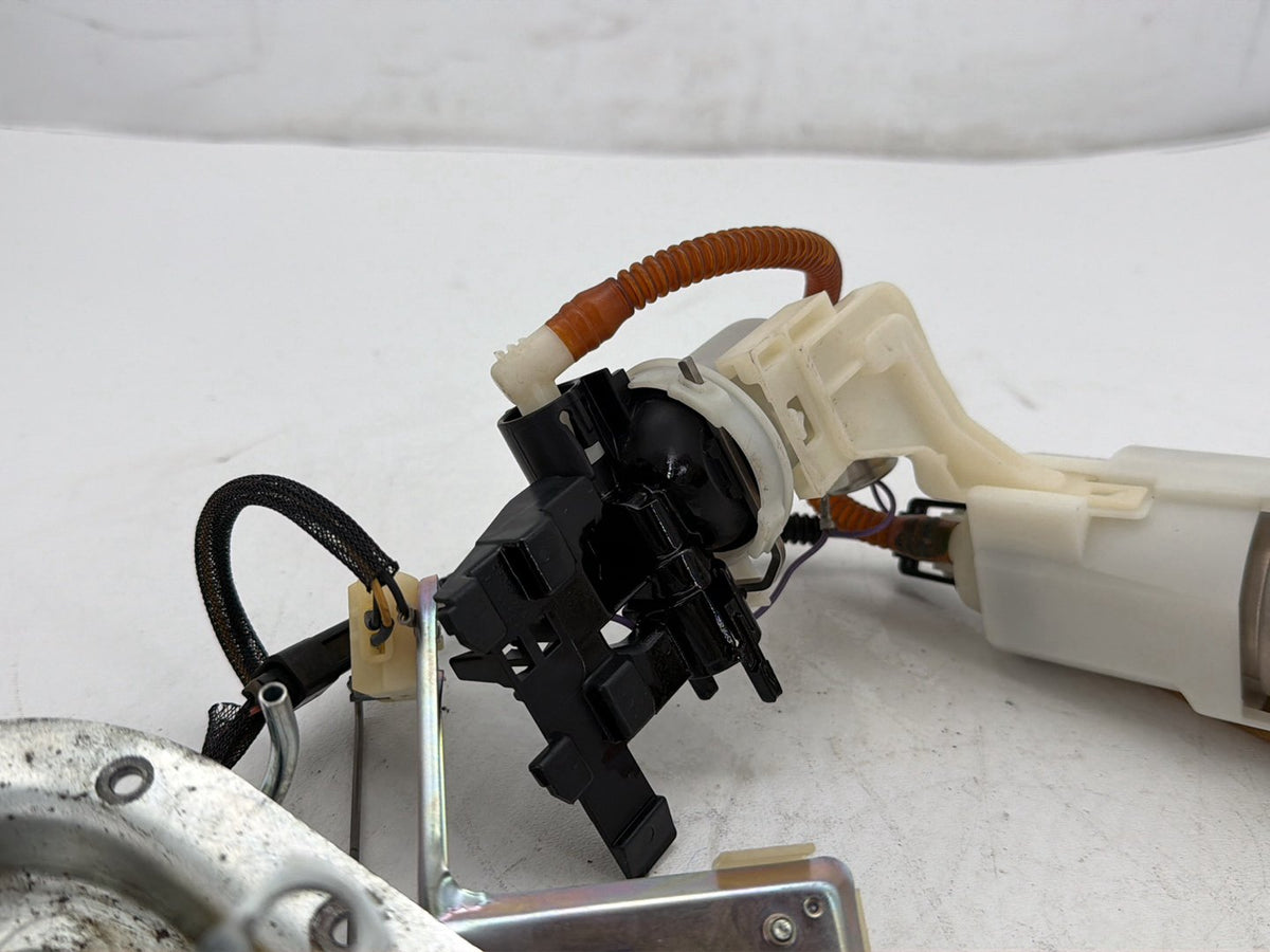 2007 Harley Dyna Street Bob FXDBI OEM Fuel Pump Gas Gasoline Petrol Sending