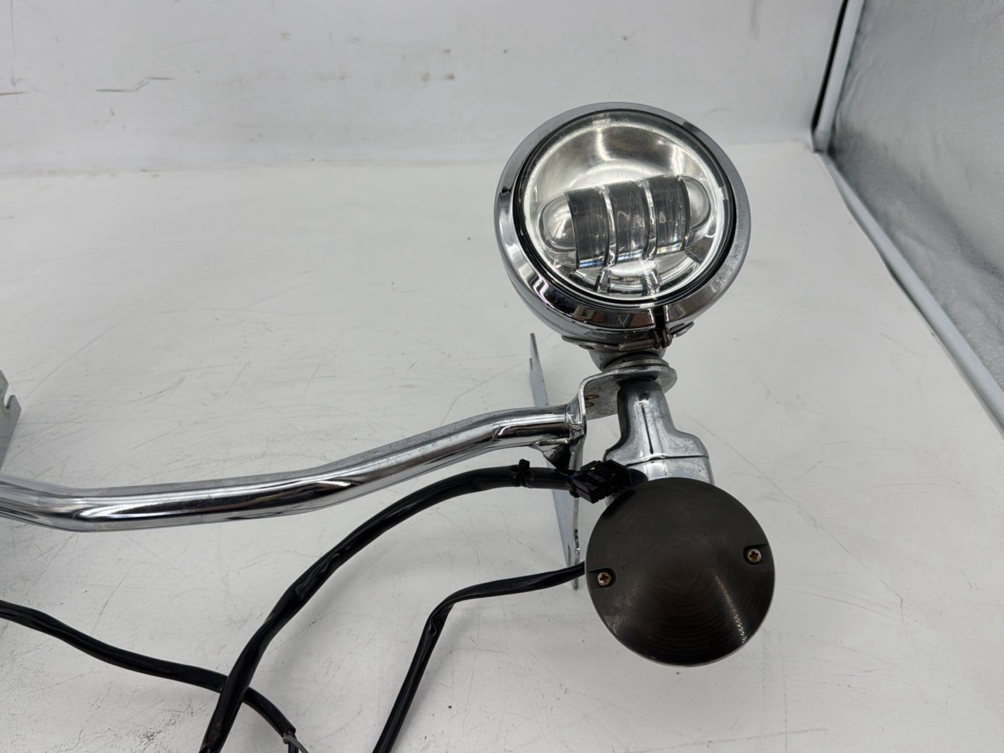 1999 - 2006 Harley-Davidson Touring Electra Glide Classic Front Turn Signal Indicators Aux Light Bar 68712-94A