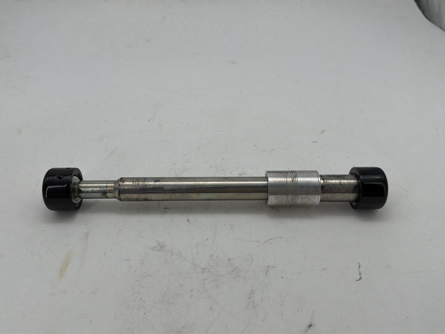 2008 Harley Dyna Fat Bob FXDF OEM Front Wheel Axle Bolt Shaft