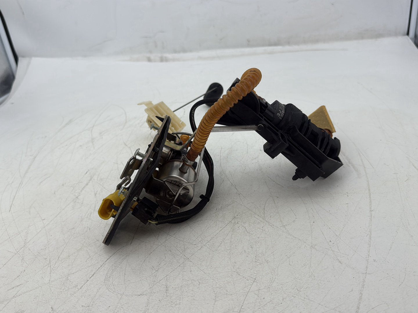 2006 Harley Softail FLSTCI Heritage Classic OEM Fuel Pump Gas Gasoline Petrol Sending