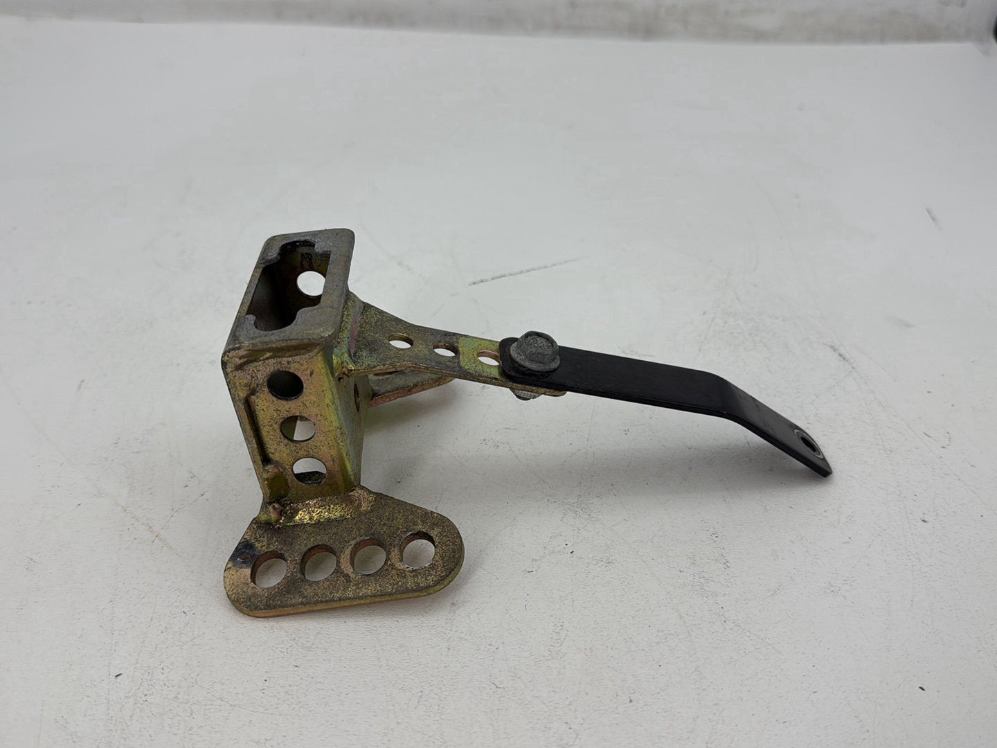 2014 Harley Electra Glide Touring CVO Screamin Eagle OEM Driver Rider Backrest Bracket Mount 52589-09A