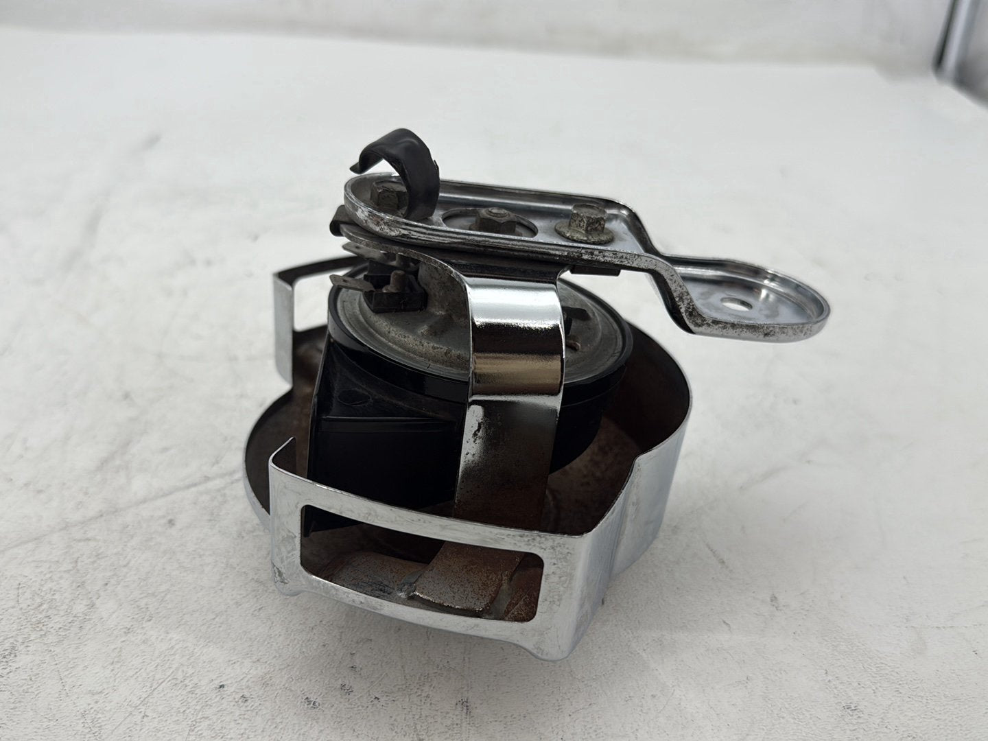 2003 Harley Electra Glide Touring Ultra FLHTCUI OEM Horn Signal Klaxon Chrome Cover