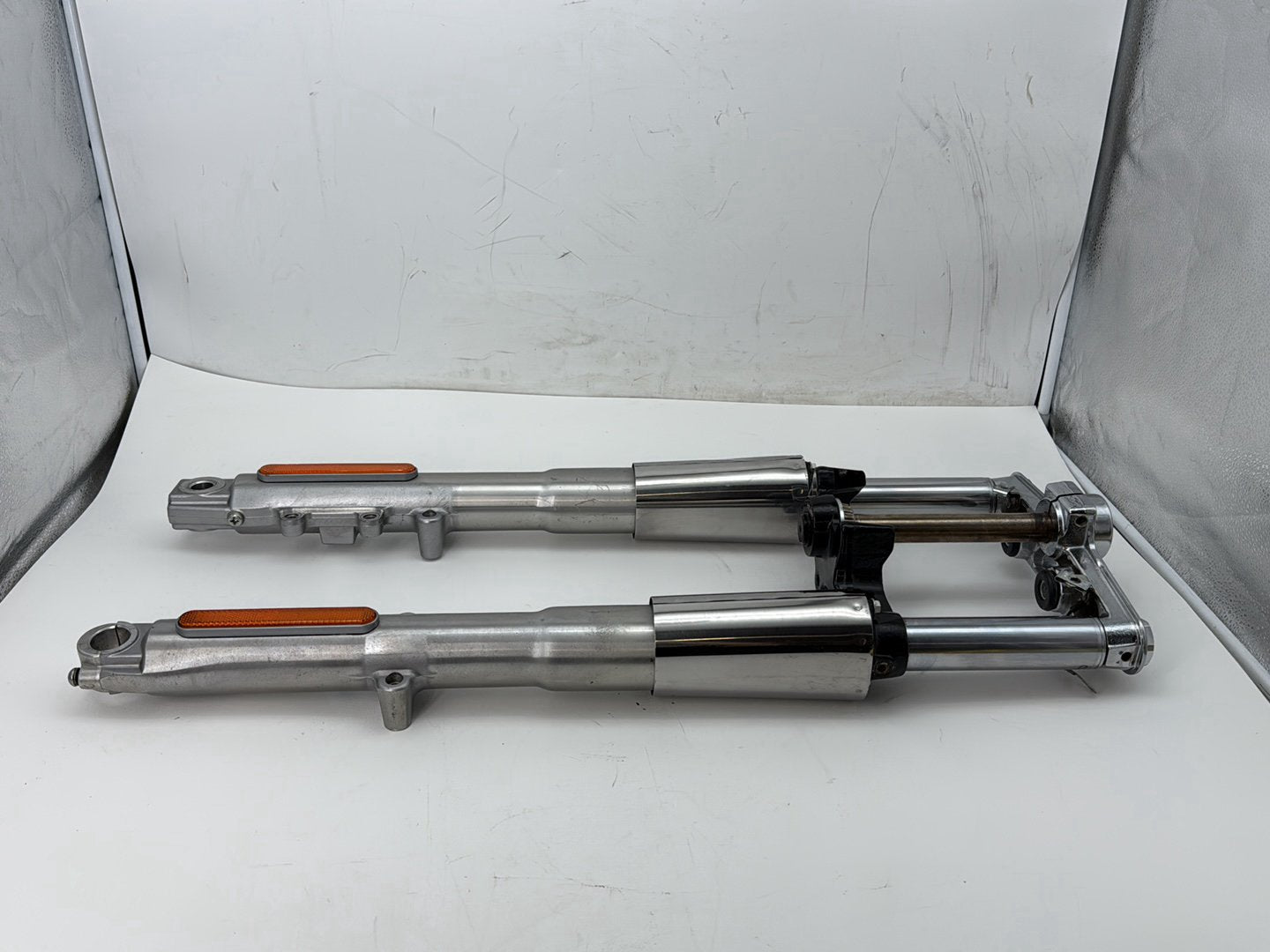 2008 Harley Softail Deluxe FLSTN OEM Front Triple Tree Set & LH RH Fork Legs Sliders