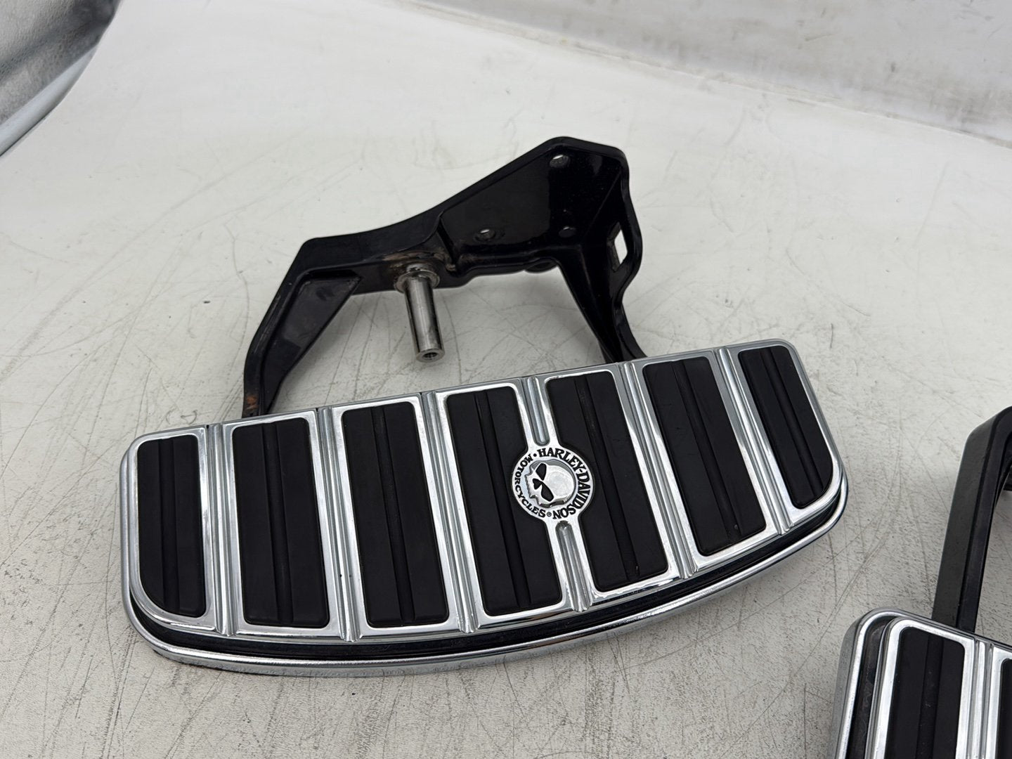 2000 Harley Softail FLSTC Heritage Classic OEM Left Right Driver Floorboard Foot Rest