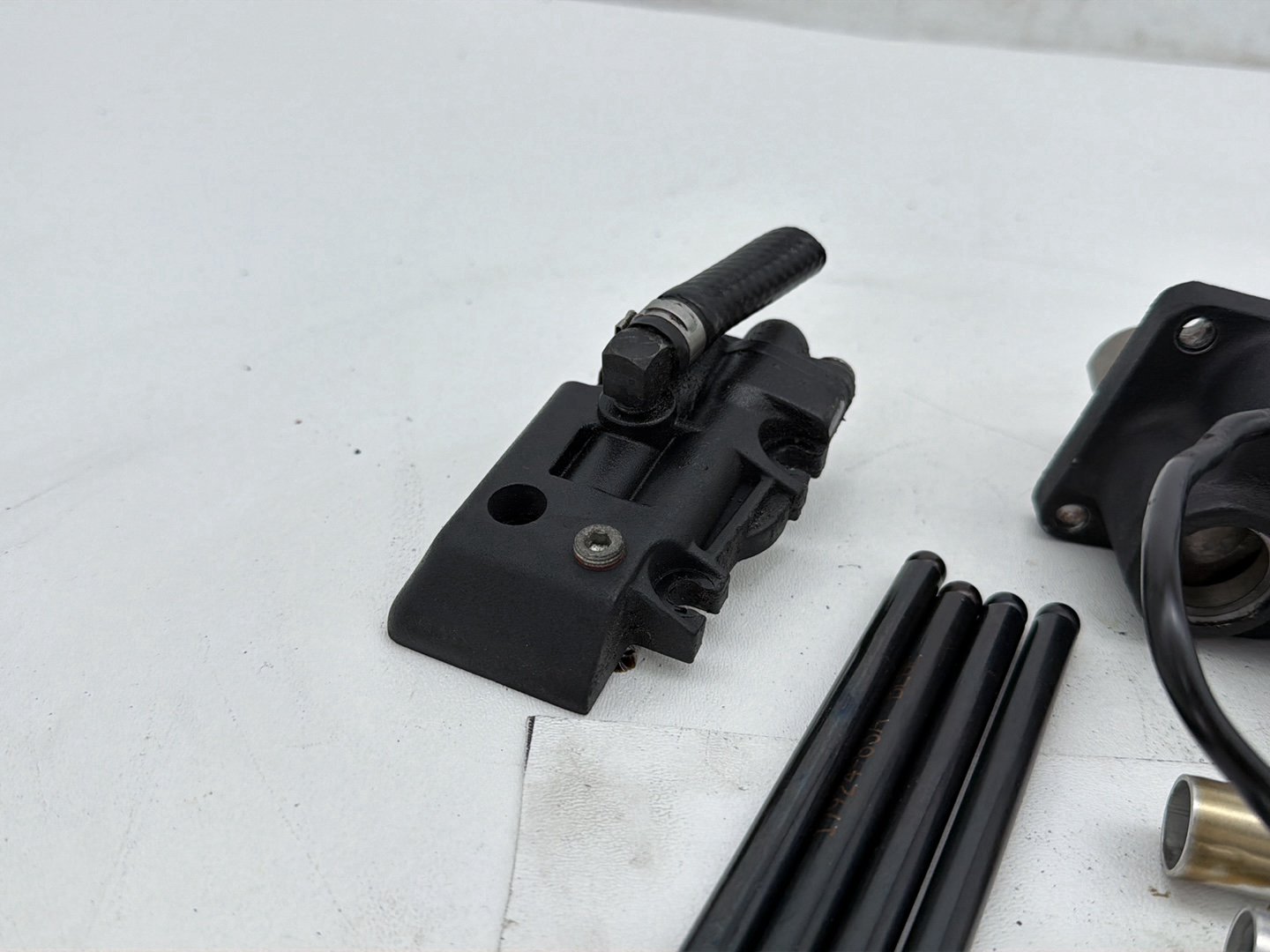 1996 Harley Road King Touring Police FLHPI EVO Engine Hardware Bolt Pushrods