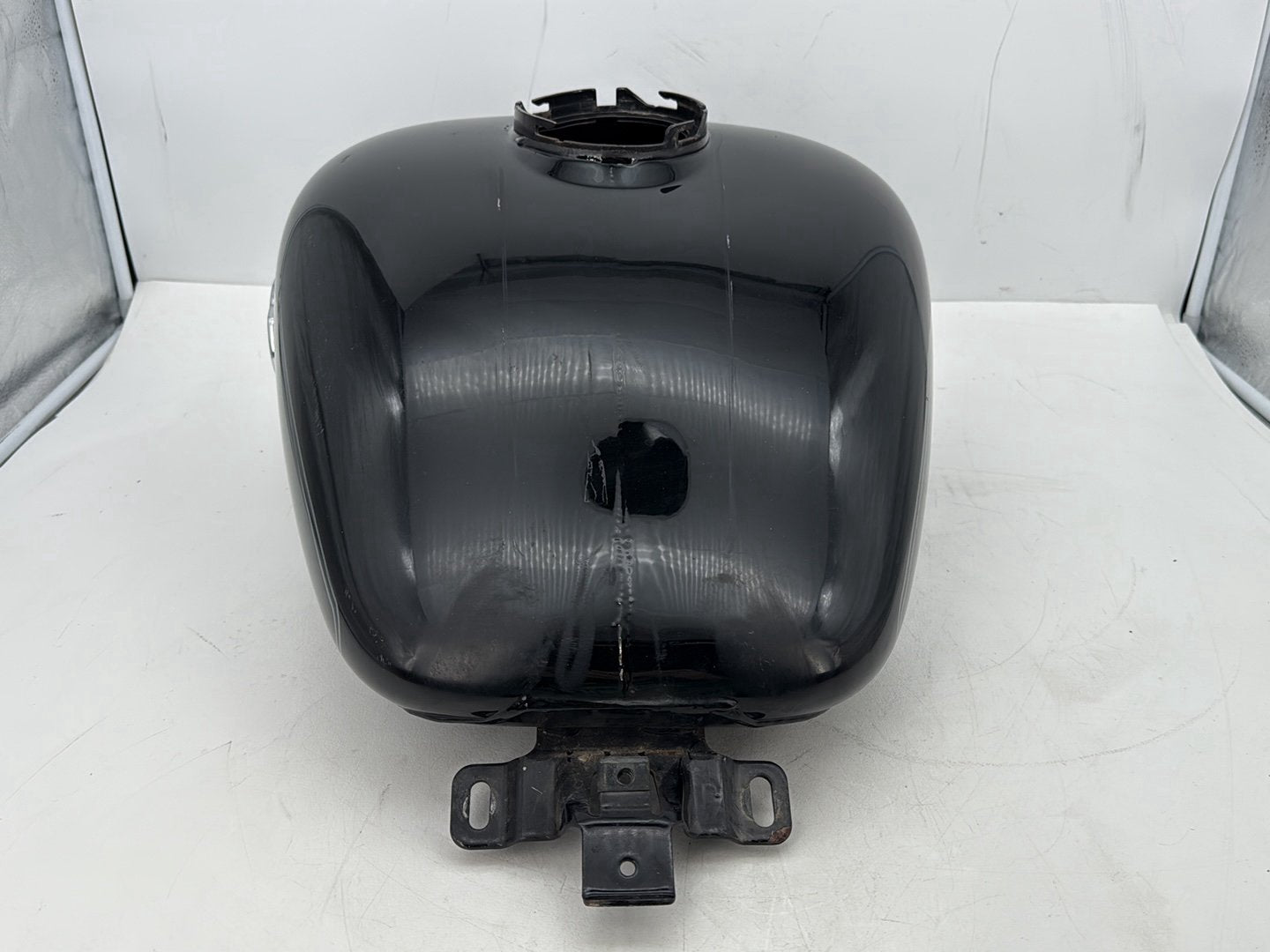 2008 Harley Touring FLHTCU Electra Glide Ultra OEM Fuel Gas Tank Gasoline Reservoir