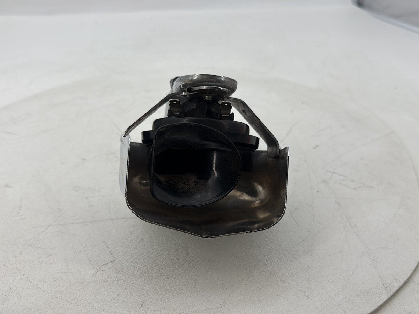 1999 - 2006 Harley-Davidson Softail Heritage Horn Signal Klaxon Chrome Cover  	69012-93A