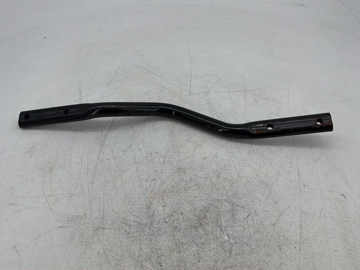 06 Harley Dyna Super Glide OEM Exhaust Muffler Interconnect Bracket Support Bar