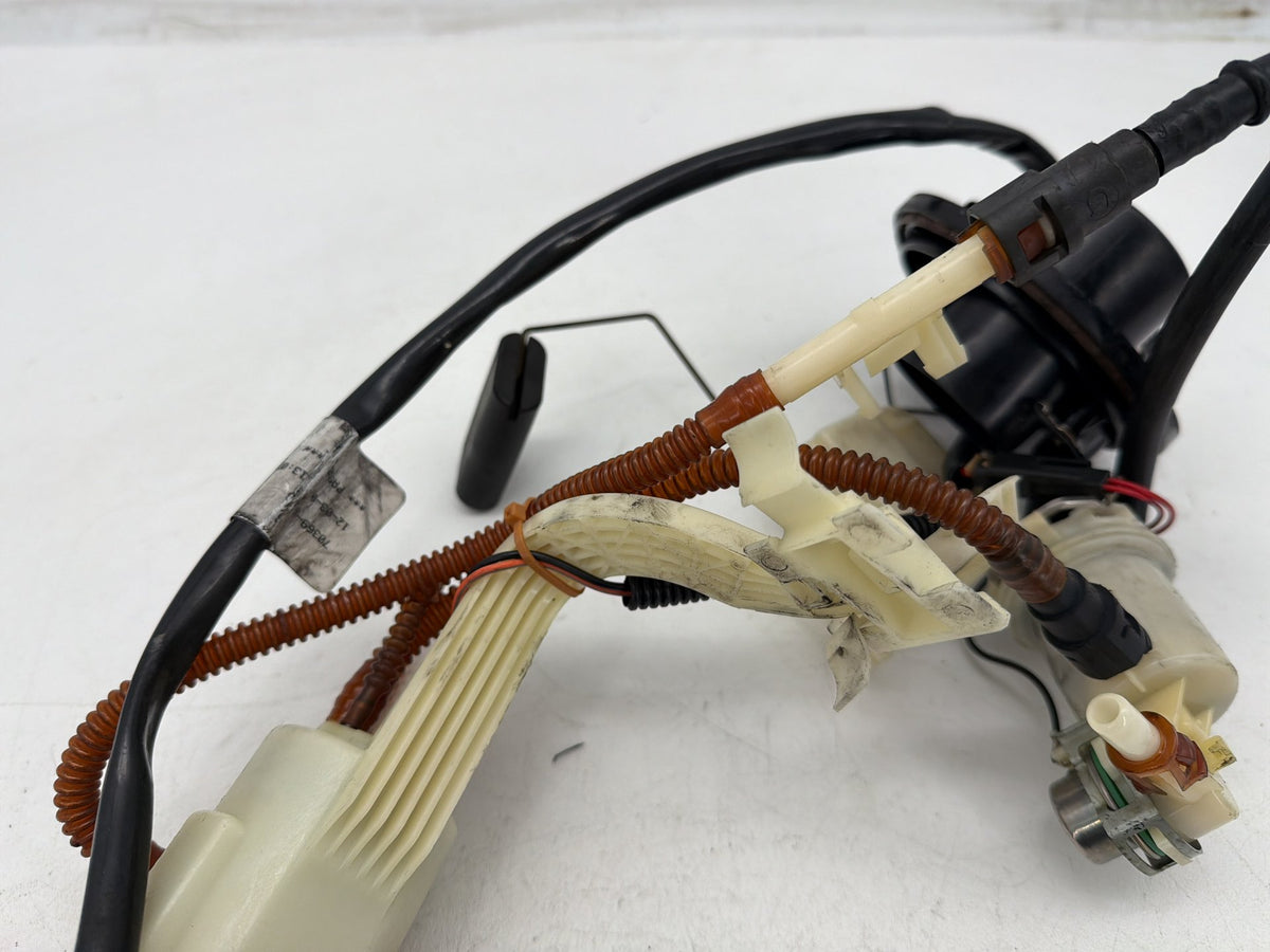 2010 Harley Street Glide Touring FLHX OEM Fuel Pump Gas Gasoline Petrol Sending