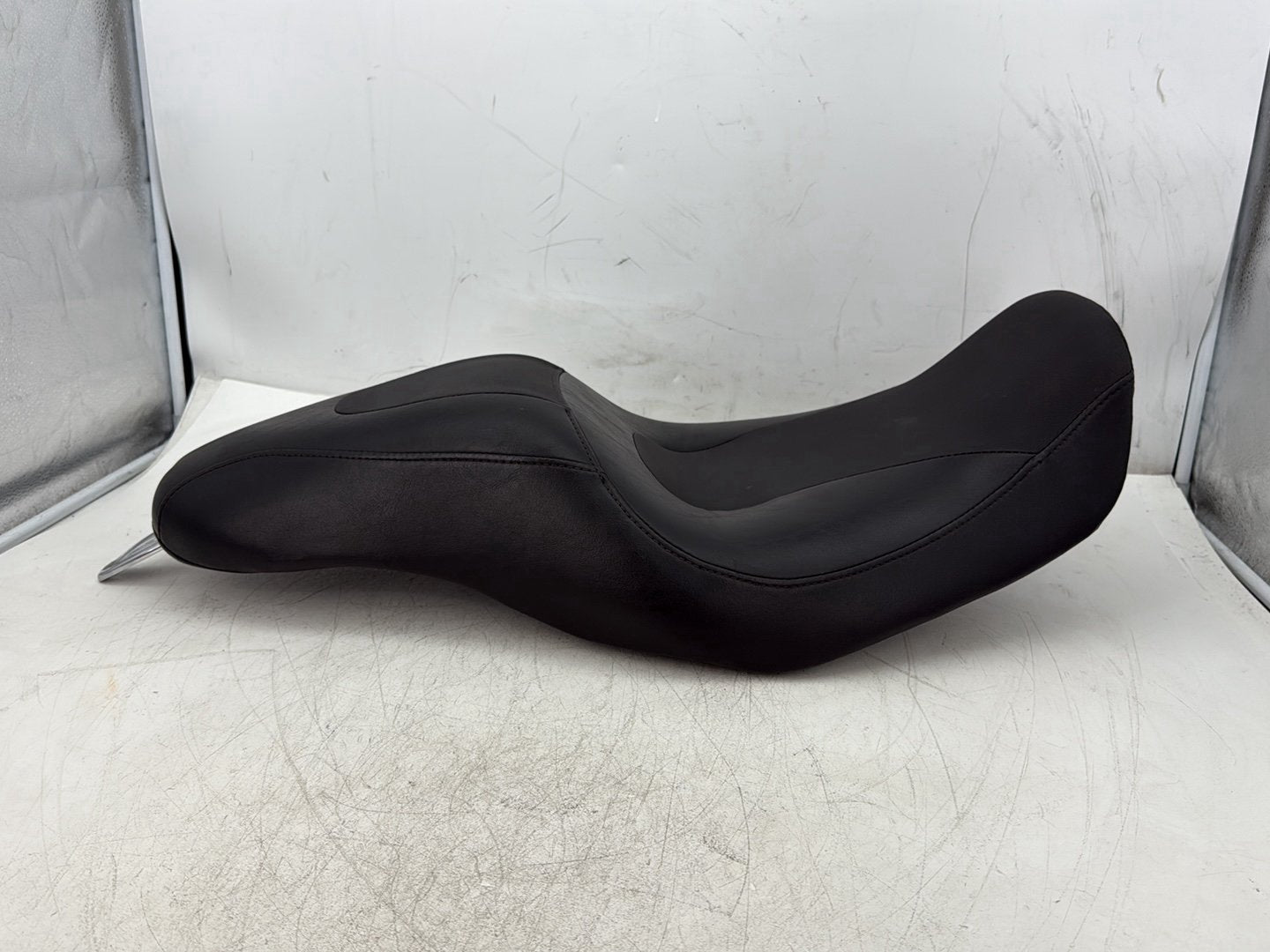2010 Harley Dyna Fat Bob FXDF OEM Passenger Rider Driver Seat Saddle