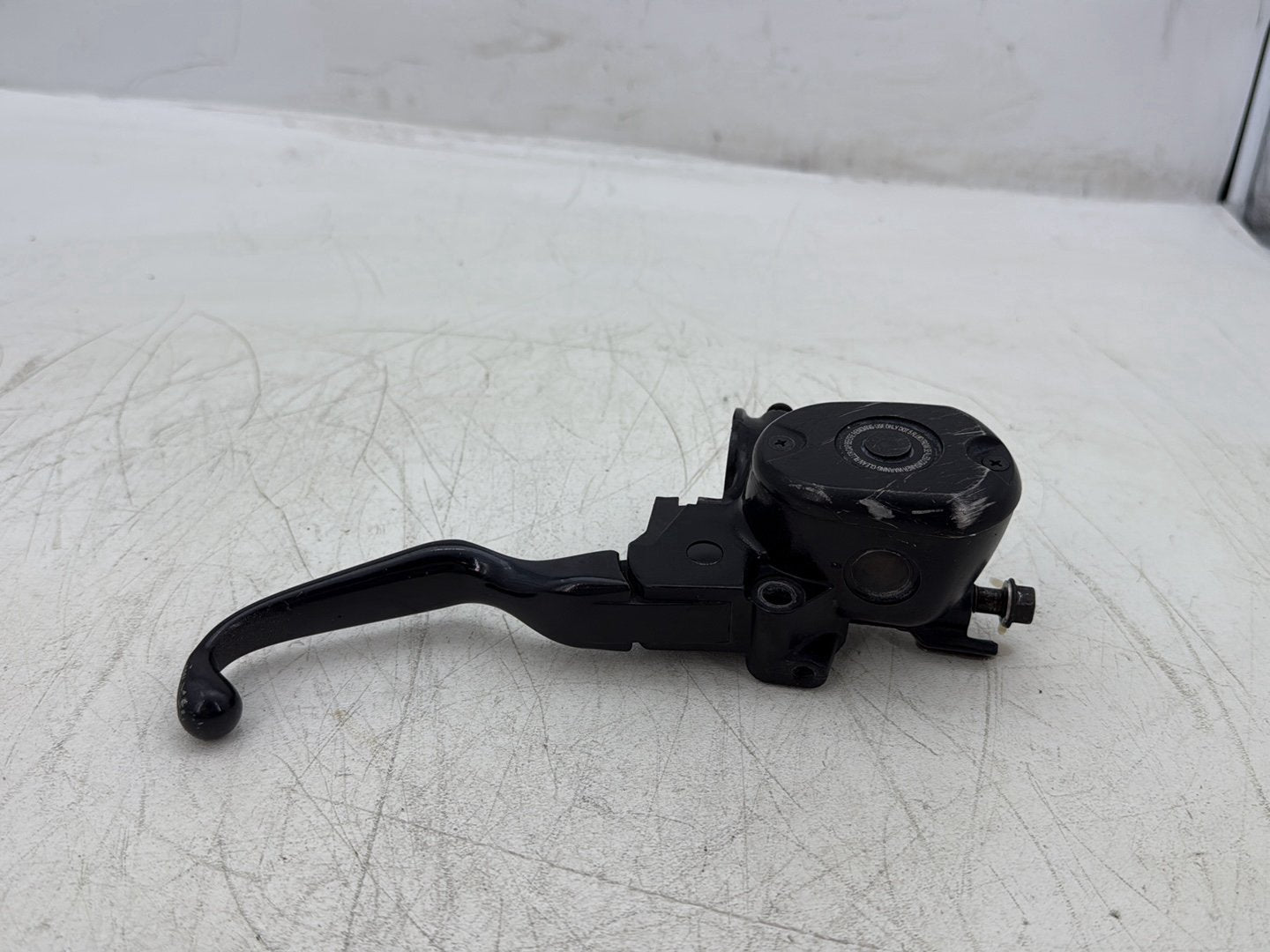 2004 Harley Sportster XL883C 883 Custom OEM Front Right Brake Lever Master Cylinder