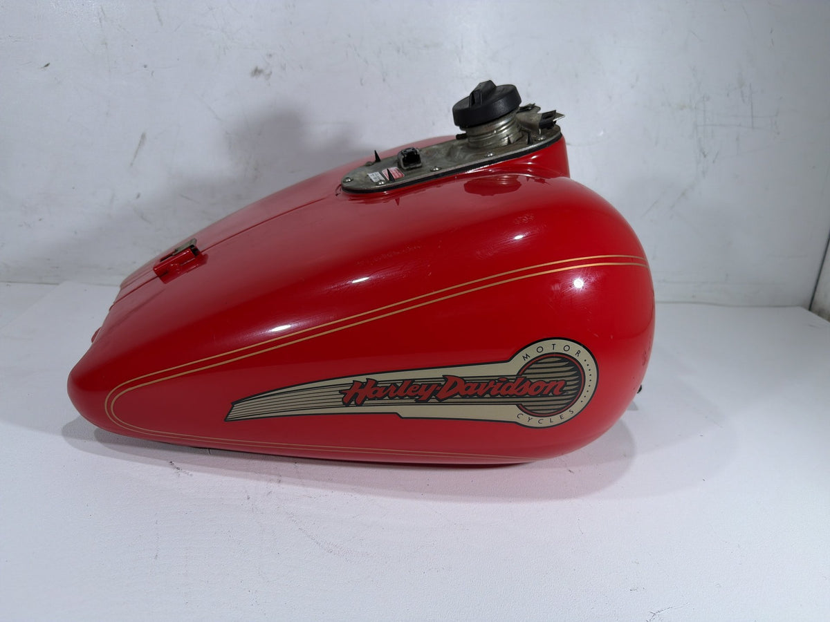 2004 Harley Electra Glide Touring Fuel Gas Tank Gasoline Reservoir w/ Fuel Pump