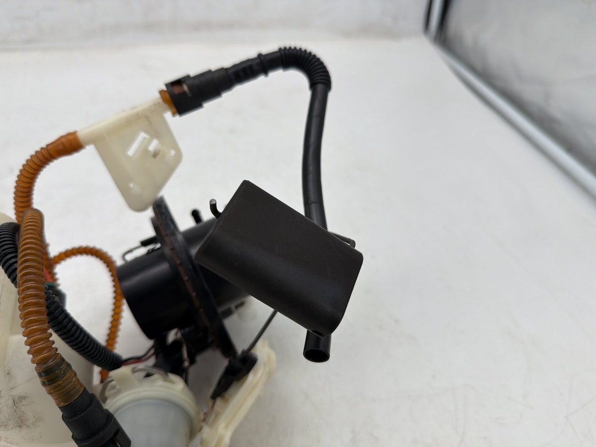 2010 Harley Street Glide Touring FLHX OEM Fuel Pump Gas Gasoline Petrol Sending