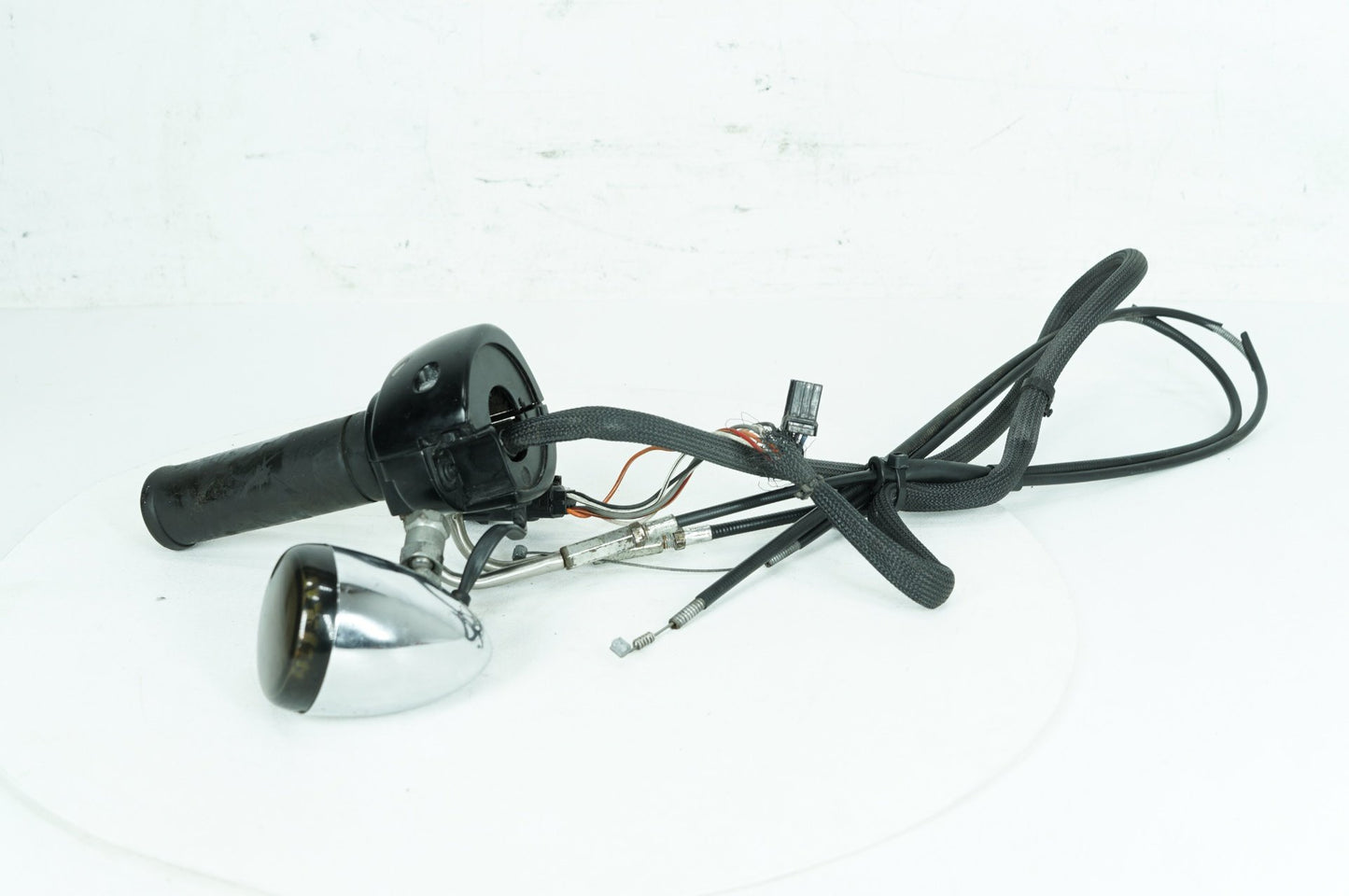 2007 - 2016 Harley-Davidson Dyna Super Glide Custom Right Engine Start Kill Switches Controls 71684-06