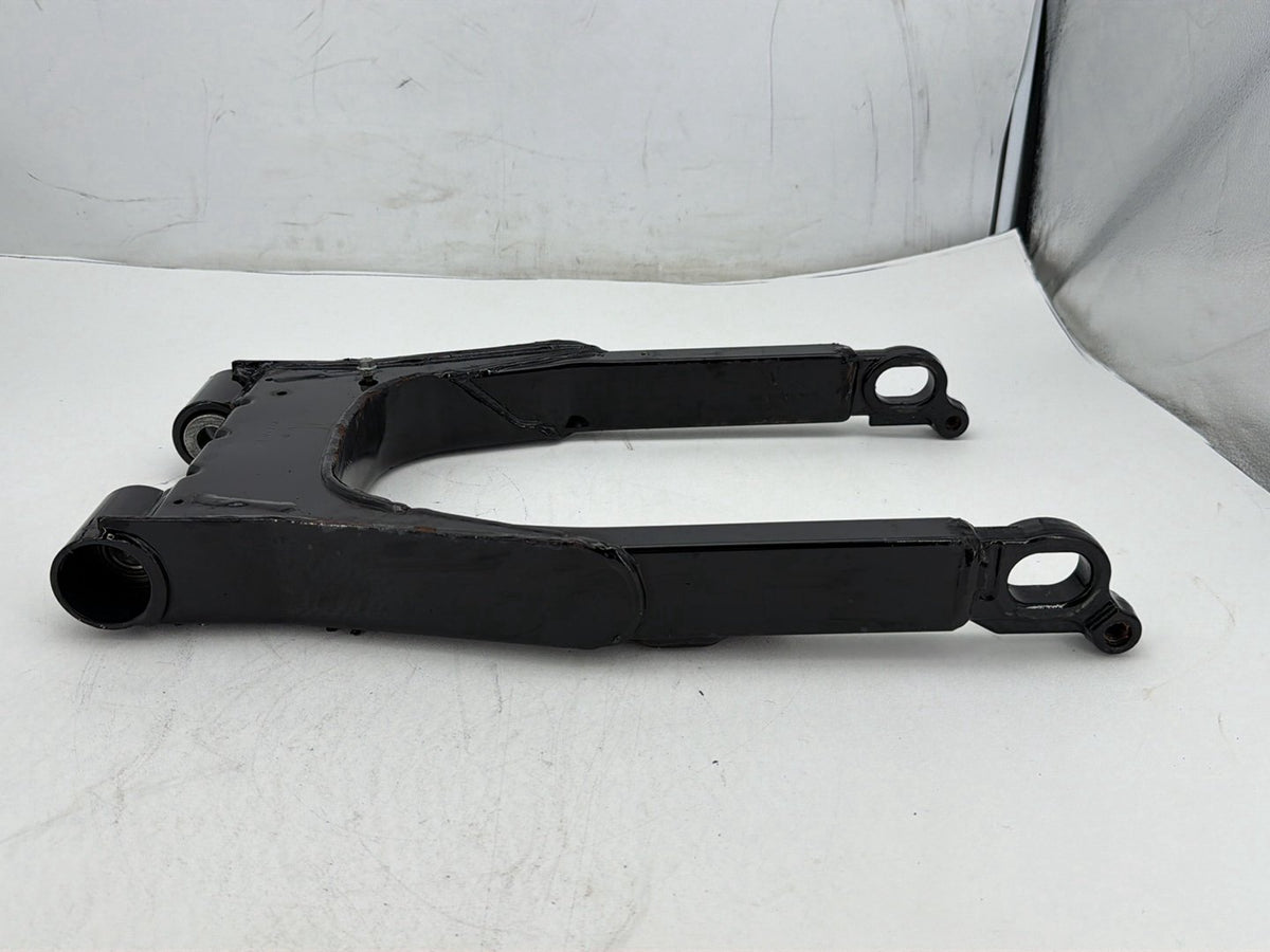 2005 Harley Electra Glide Touring Ultra OEM Rear Fork Swingarm Swing Arm