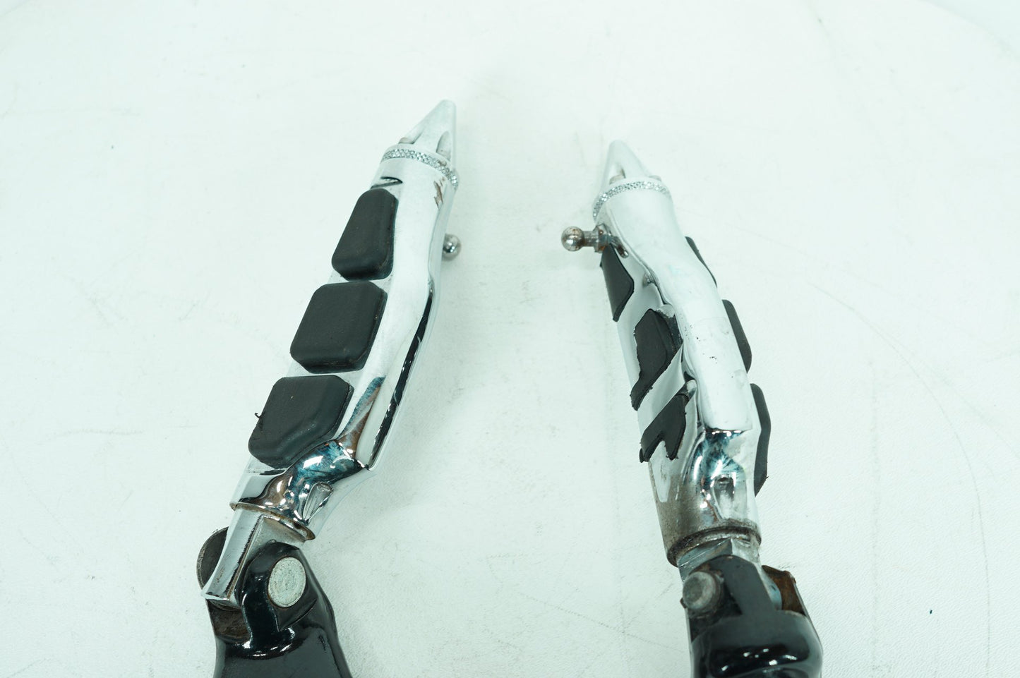 2004 - 2013 Harley-Davidson Sportster Custom Passenger Left & Right Foot Pegs 49314-04