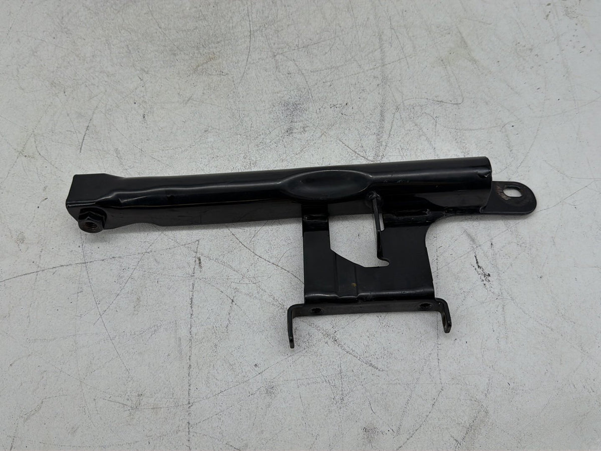 2005 Harley Softail Fat Boy FLSTF OEM Seat Bracket Mount Support Mounting