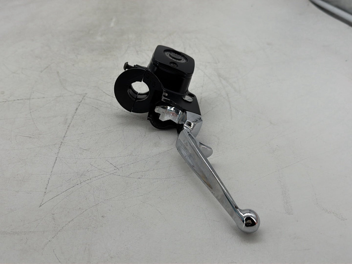 2005 Harley Softail Fat Boy FLSTF OEM Front Right Brake Lever Master Cylinder