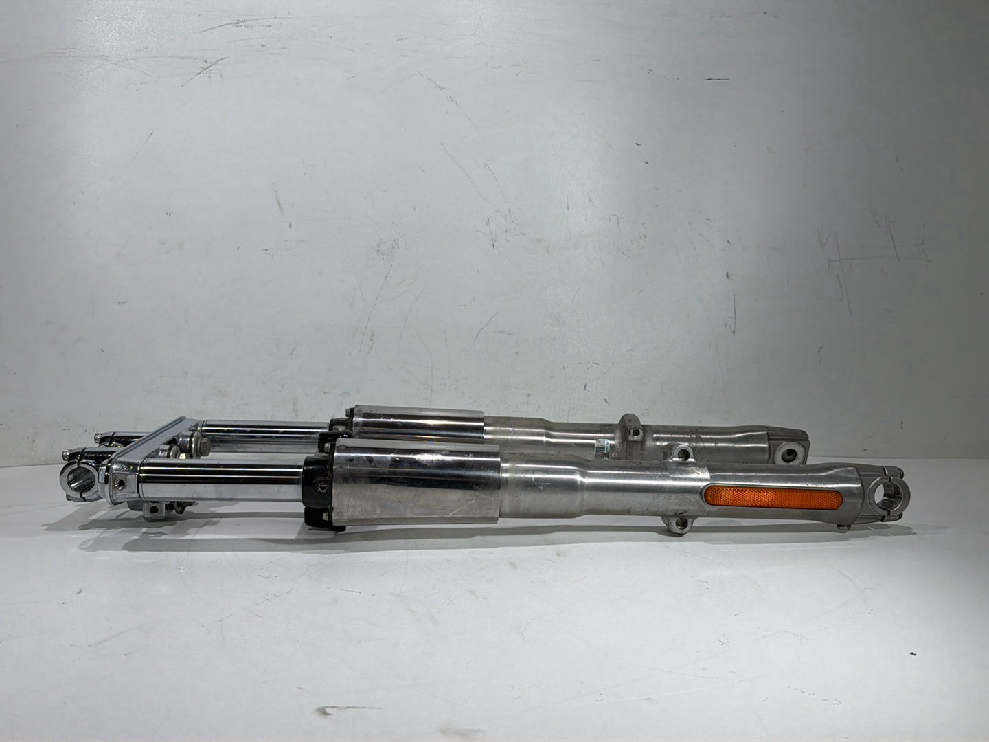 2011 Harley Heritage Softail Classic FLSTC OEM Front Triple Tree Set & LH RH Fork Legs Sliders