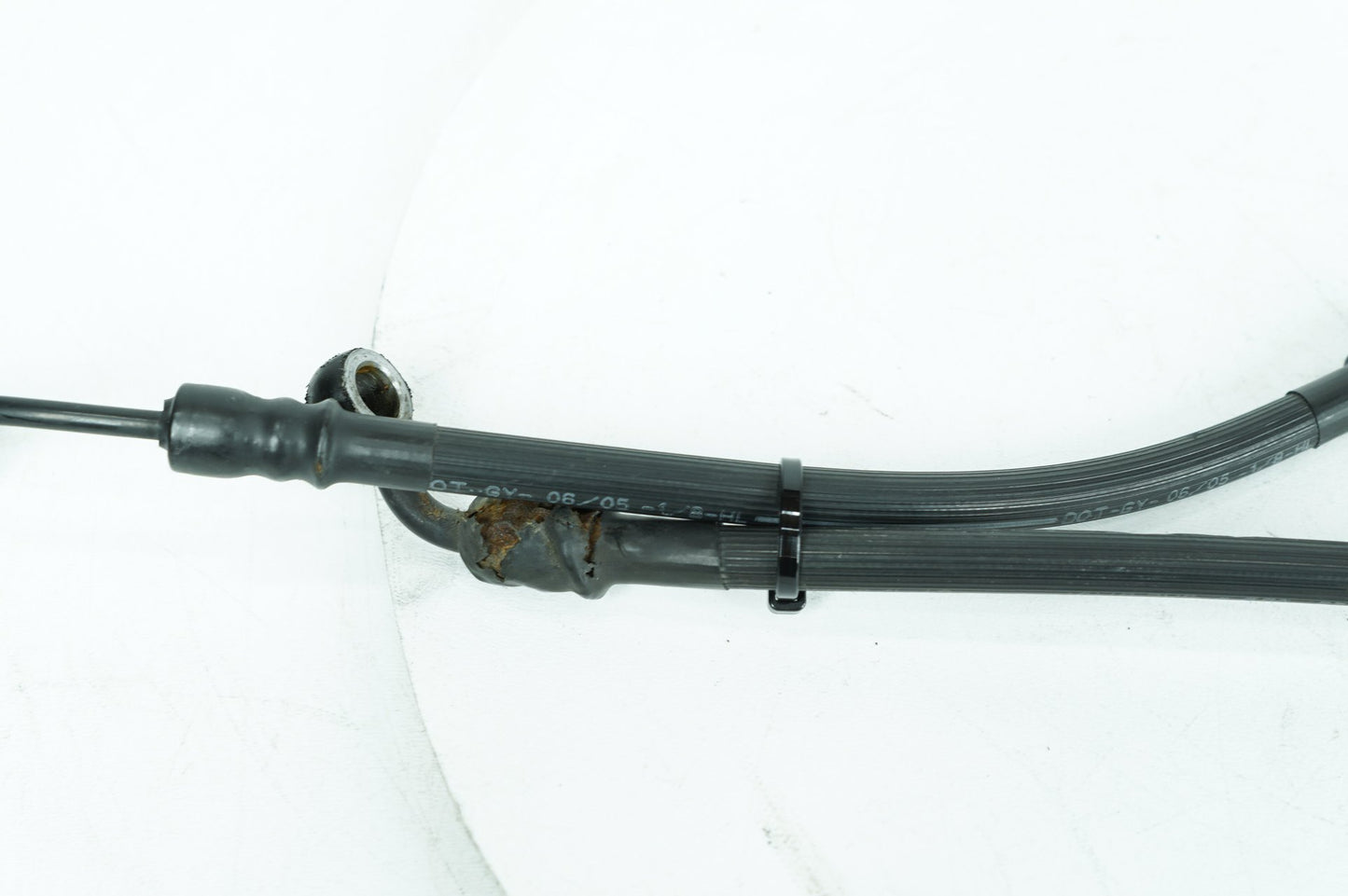 1999 - 2006 Harley-Davidson Softail Deluxe Front Brake Hose Line Pipe  	42314-05A