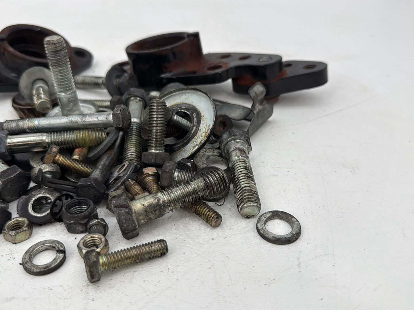 1999 - 2006 Harley-Davidson Touring Electra Glide Hardware Bolts Nuts & Brackets w/ Left Right Swingarm Brackets