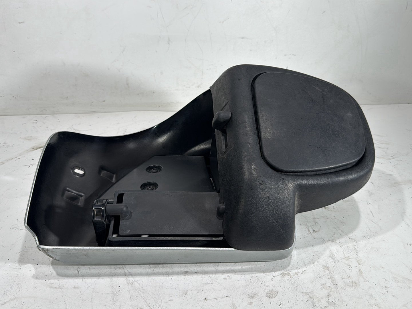 2015 Harley Electra Glide Touring Ultra Low OEM Left Lower 1 Fairing Cowl Cover