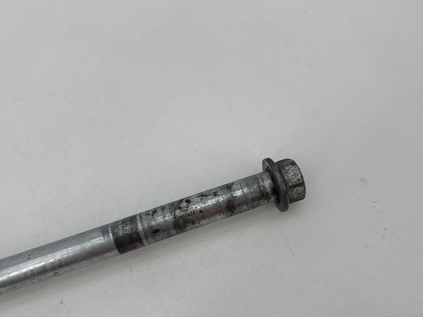 1999 - 2006 Harley-Davidson Dyna Low Rider Rear Wheel Axle Bolt Shaft
