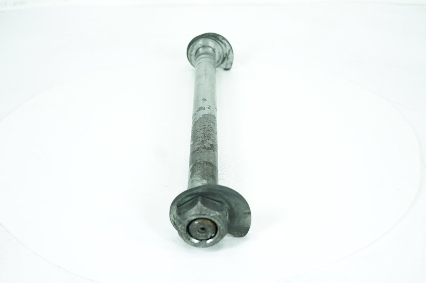 2008 - 2016 Harley-Davidson Touring Street Glide Rear Wheel Axle Bolt Shaft 41056-09