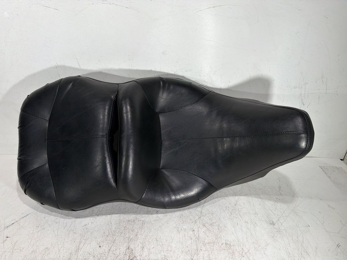 2004 Harley Electra Glide Screamin Eagle OEM Passenger Rider Driver Seat Saddle