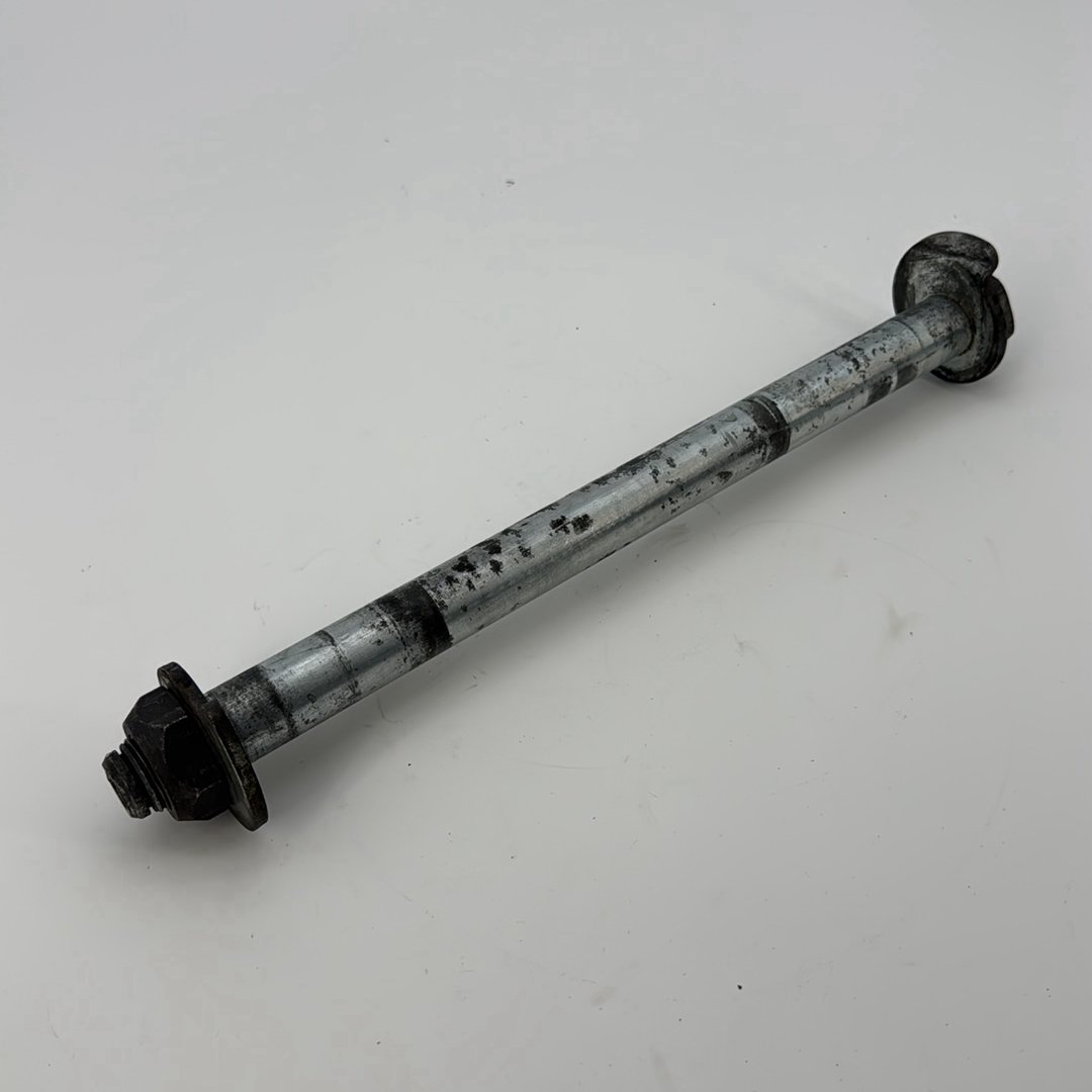 2008 - 2016 Harley-Davidson Touring Street Glide Rear Wheel Axle Bolt Shaft 43000002
