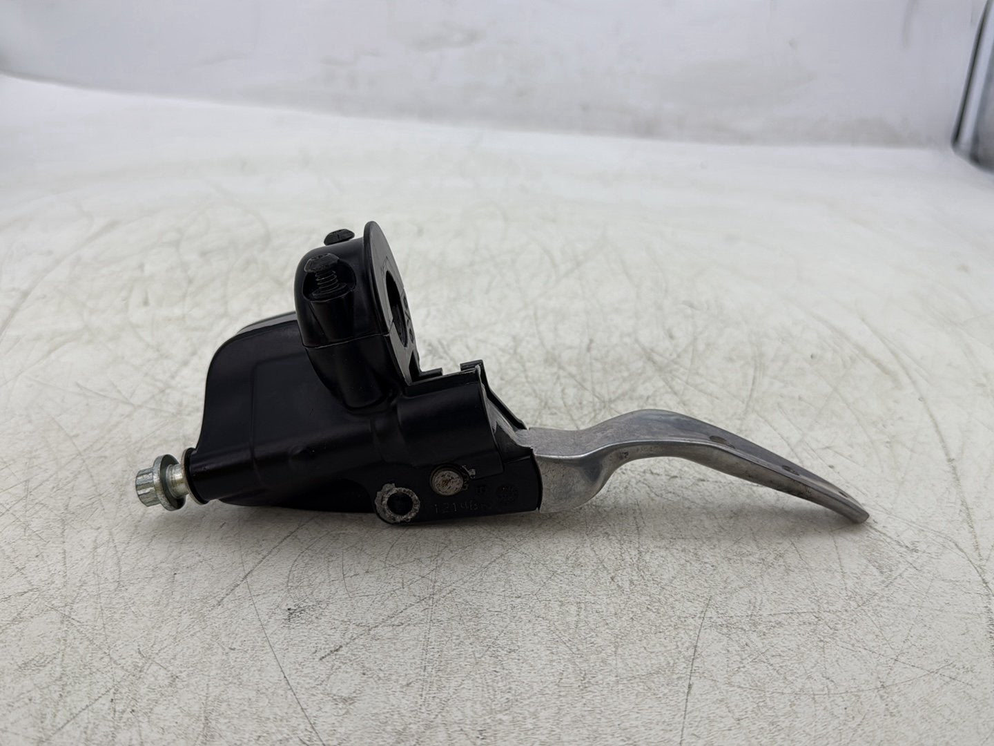 2004 Harley Dyna Super Glide FXDI OEM Front Right Brake Lever Master Cylinder