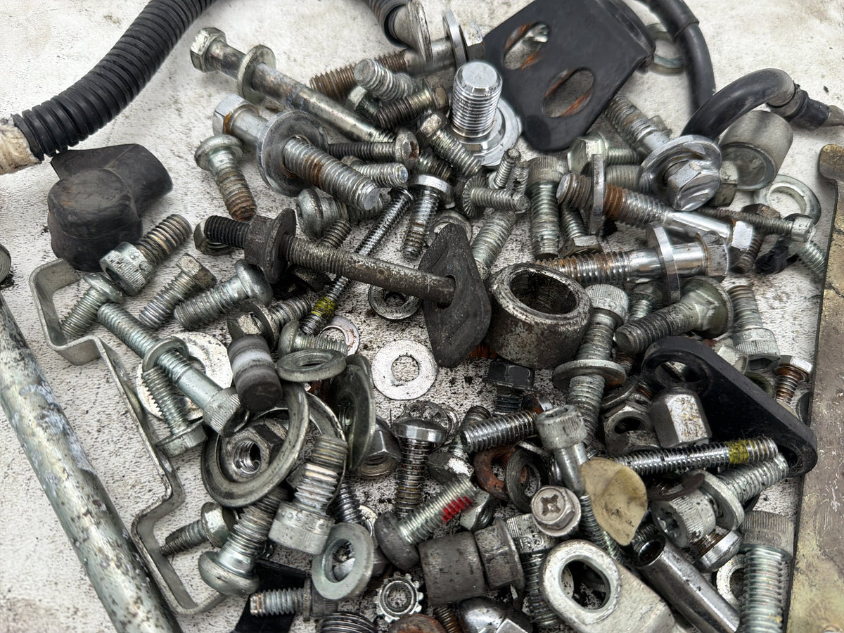 2003 Harley Softail Deuce FXSTDI OEM Hardware Bolts Nuts & Brackets