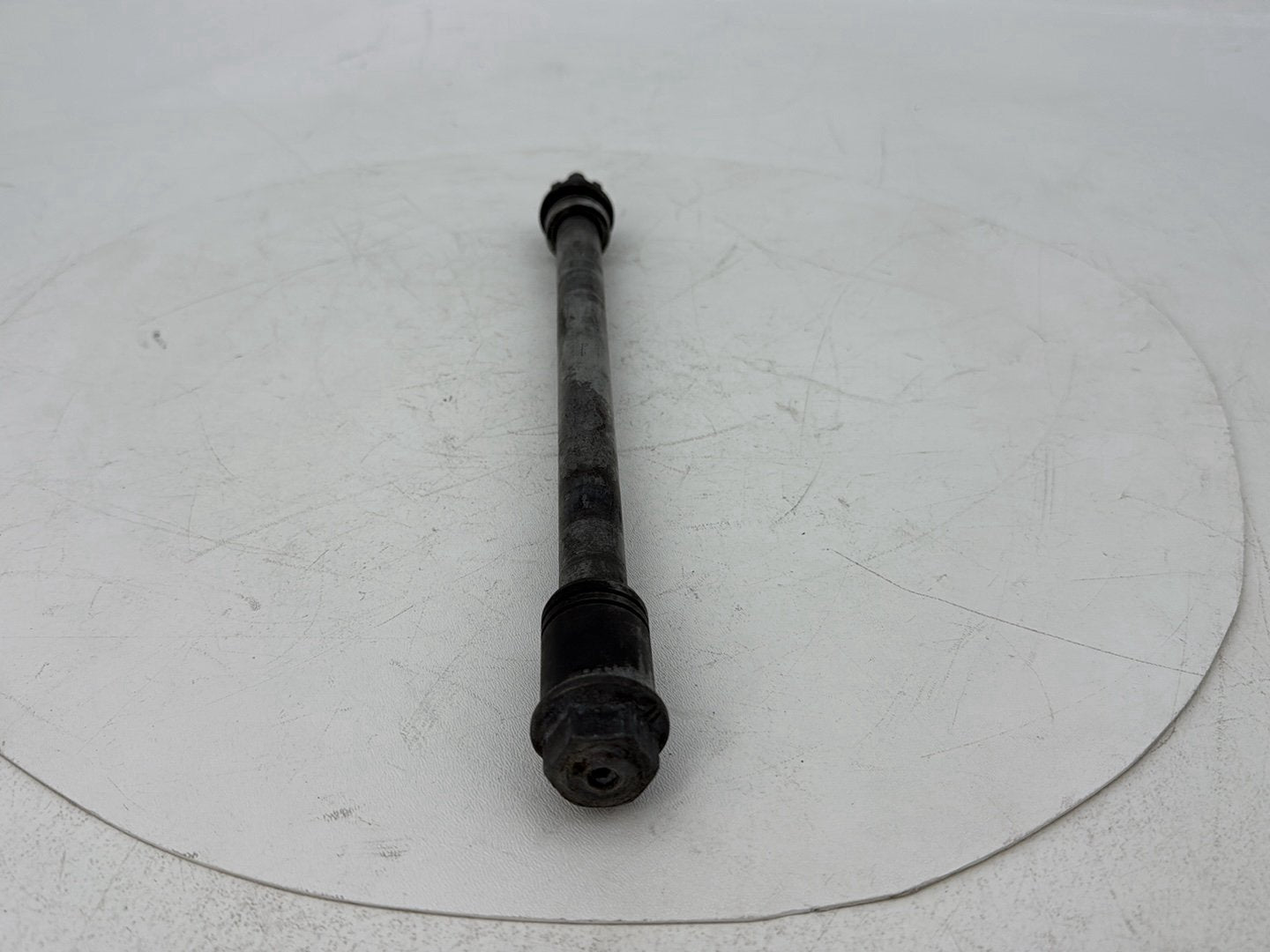 1999 - 2006 Harley-Davidson Touring Road King Police Rear Wheel Axle Bolt Shaft  	41110-89