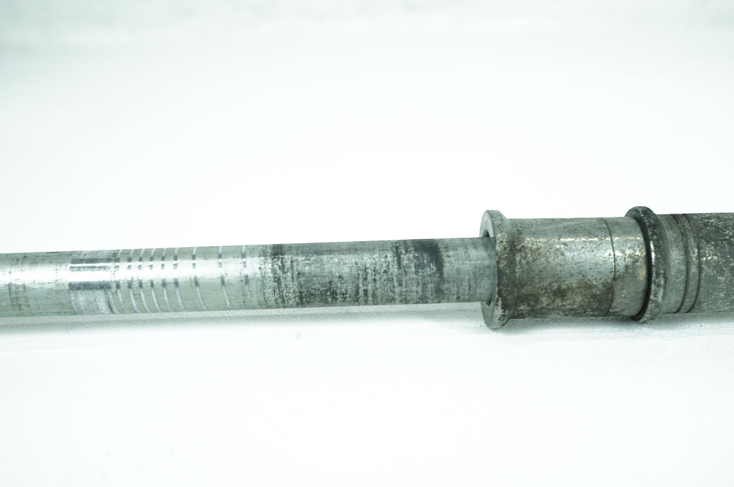 2007 - 2011 Harley-Davidson Softail Heritage Classic Engine Mount Pivot Bolt Shaft 48093-00