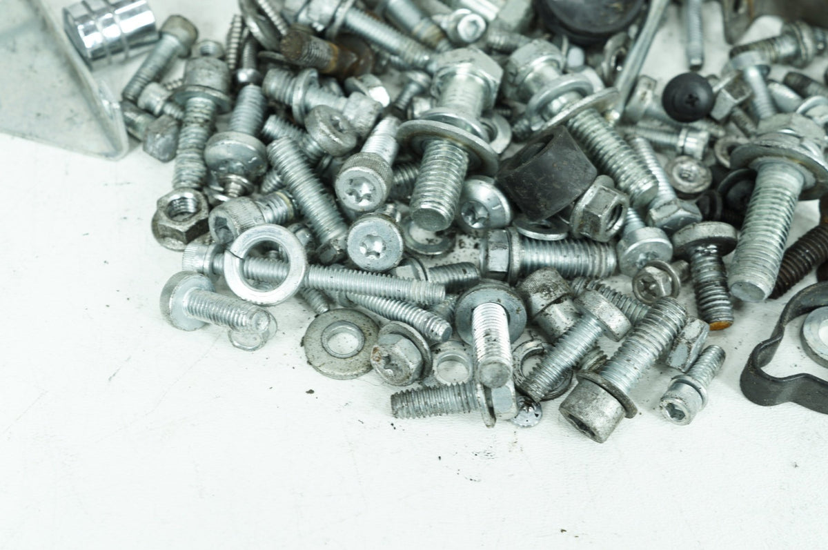 2014 Harley-Davidson Touring FLHTCU - Hardware Bolts Nuts & Brackets