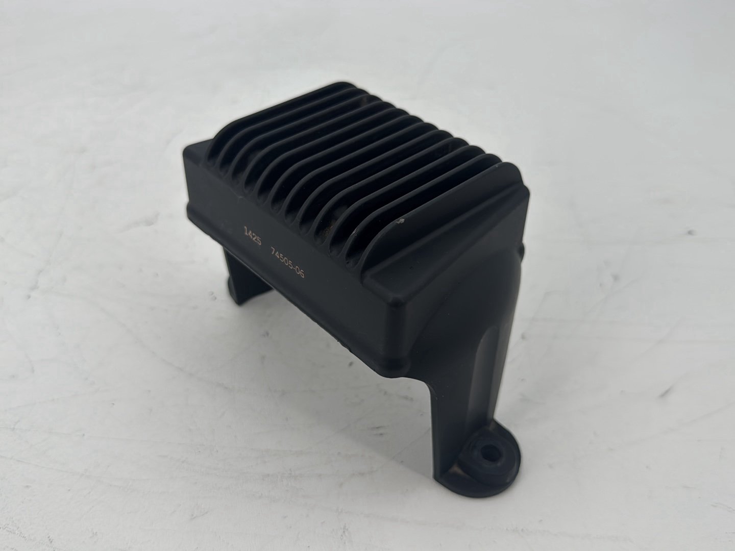 2008 Harley Touring FLHT Electra Glide OEM Voltage Regulator Rectifier 74505-06