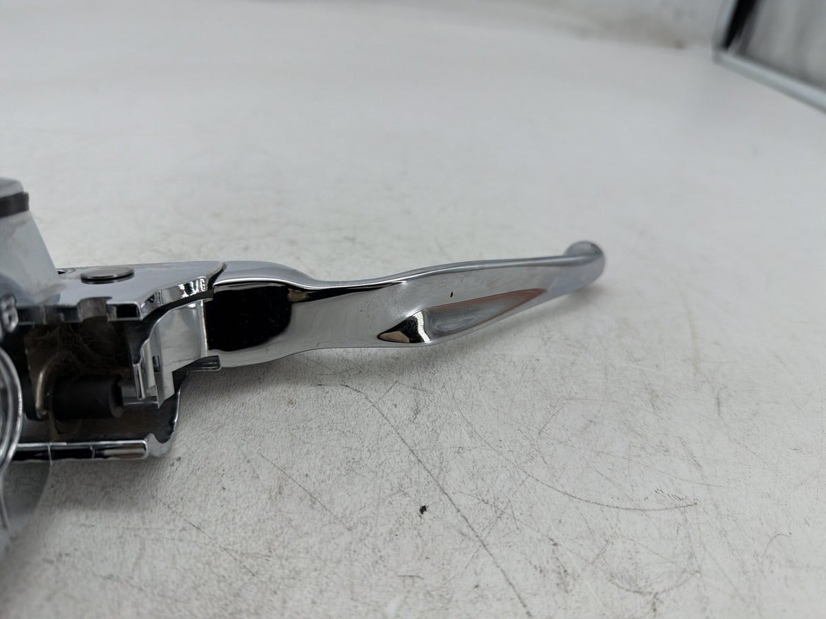 2003 Harley Softail Deuce FXSTDI OEM Front Right Brake Lever Master Cylinder
