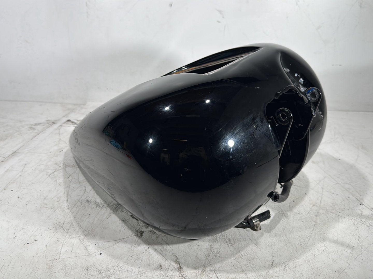2004 Harley Dyna Super Glide FXDI OEM Fuel Gas Tank Gasoline Reservoir